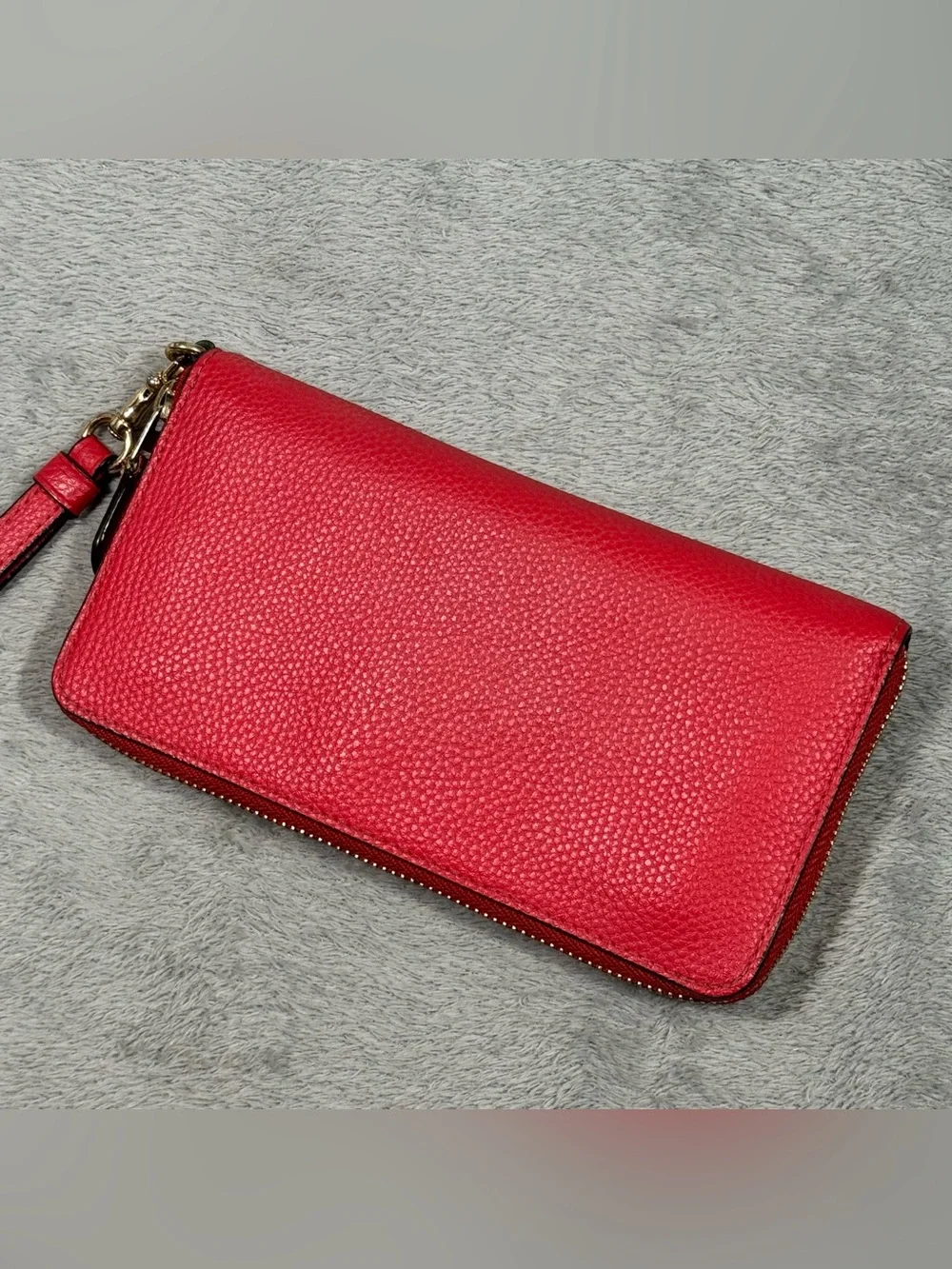 Coach Women’s Red Pebbled Leather Accordion Zip Wallet Wristlet Gold Hardware